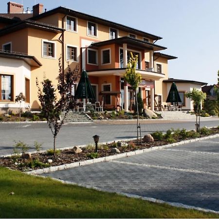 Hotel Ambasada Krobia ภายนอก รูปภาพ