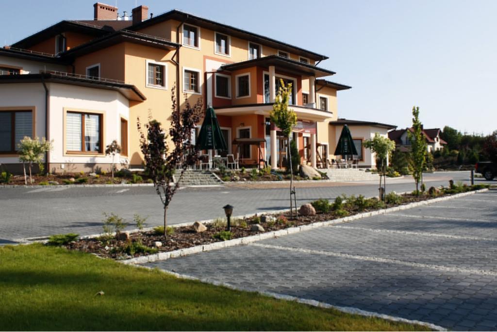 Hotel Ambasada Krobia ภายนอก รูปภาพ